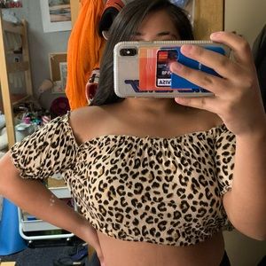 Cute cheetah print crop top NEVER WORN
